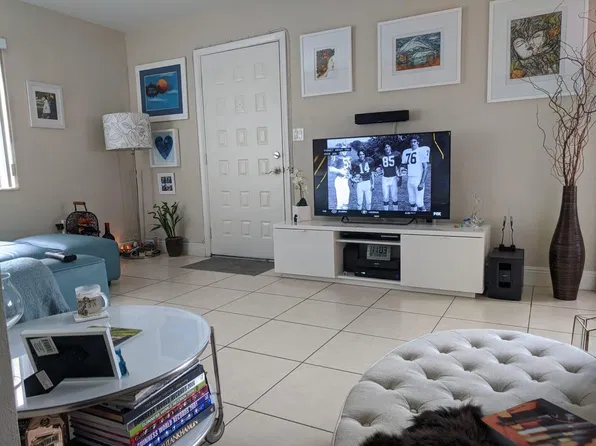 227 Salamanca Ave APT 1, Coral Gables, FL 33134