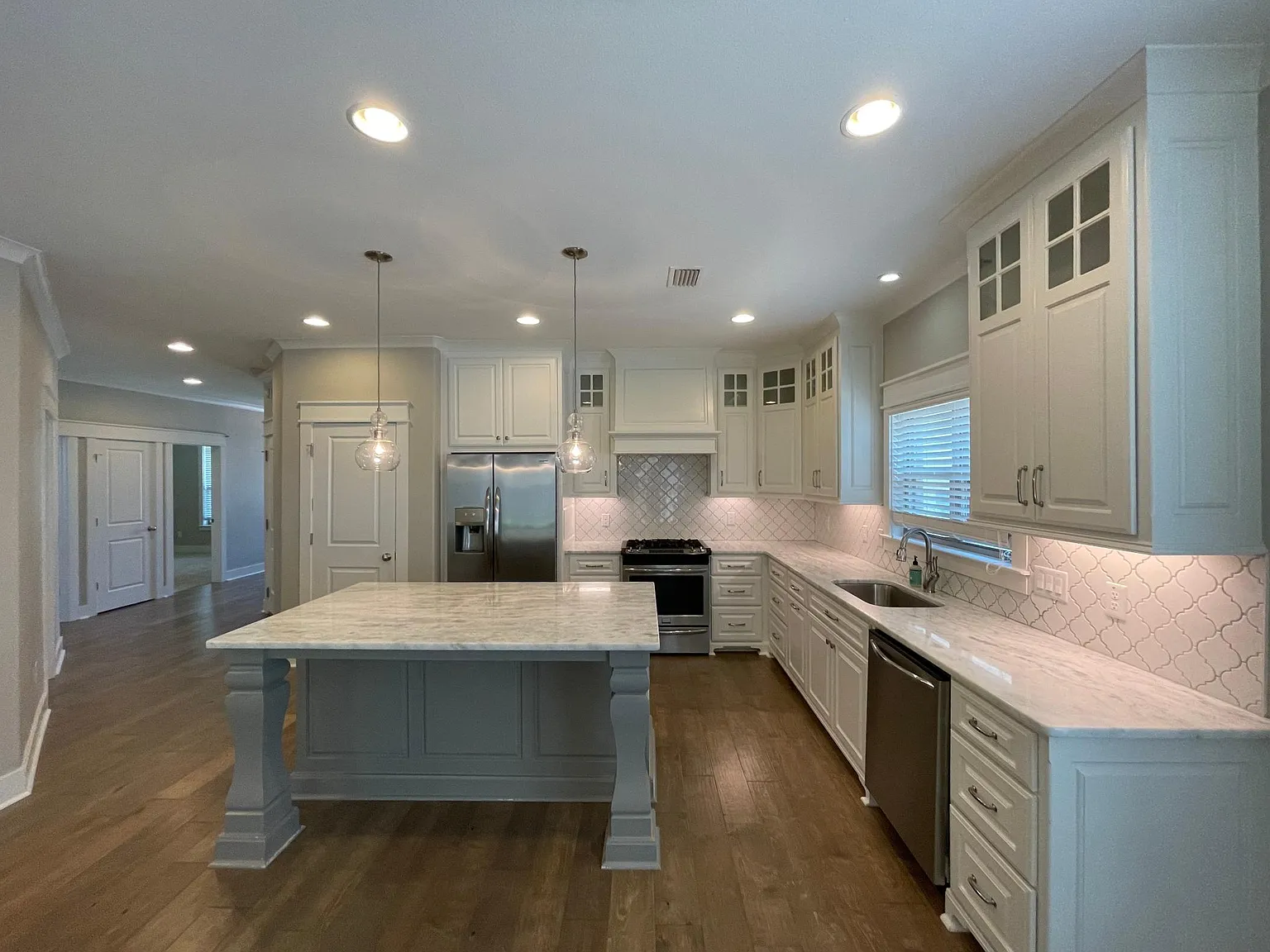3 bed, 2144 sqft, $2,950 — Photo 4