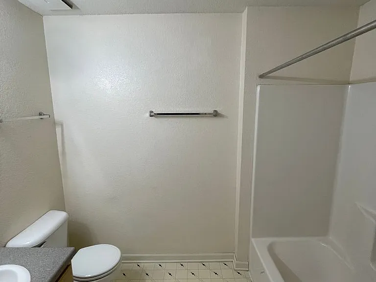 The Parkridge Apartments — Photo 13