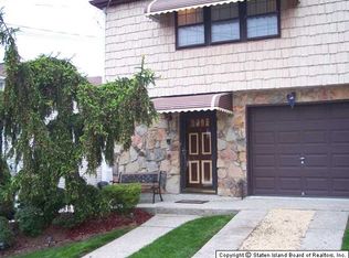 425 Ridgewood Ave, Staten Island, NY 10312