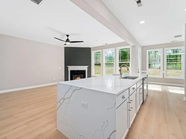 3213 Sunbright Ln, Raleigh, NC 27610