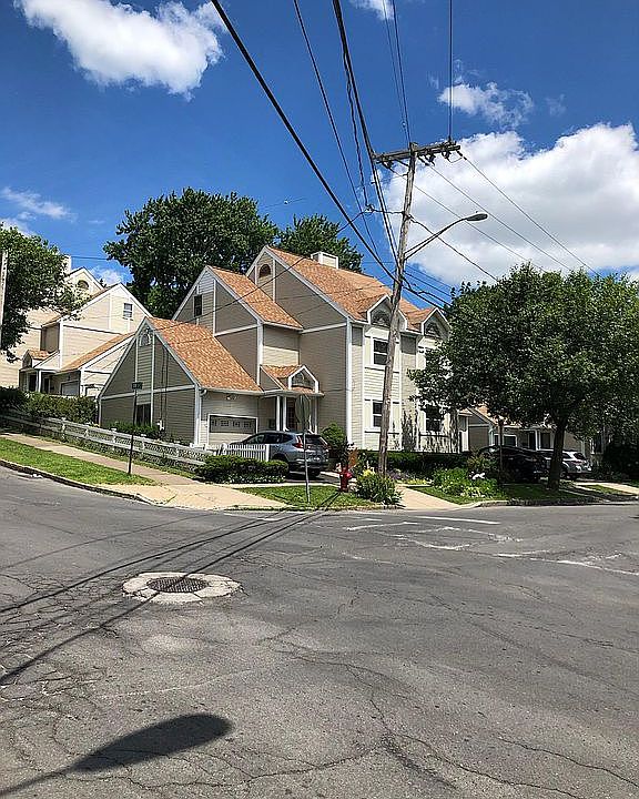 Corner of Oak st and Hawley 