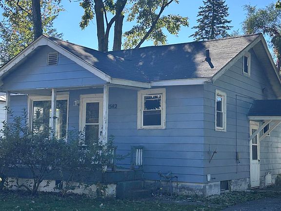 2nd image of 1542 Cherry St