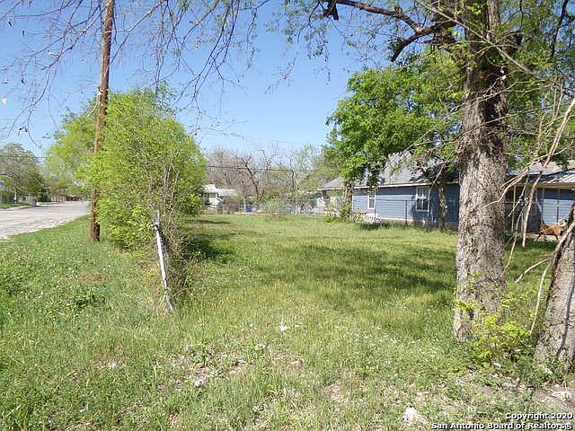 2nd image of 438 Clovis Pl