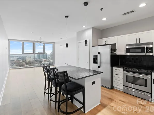 333 W Trade St Unit 2103, Charlotte, NC 28202