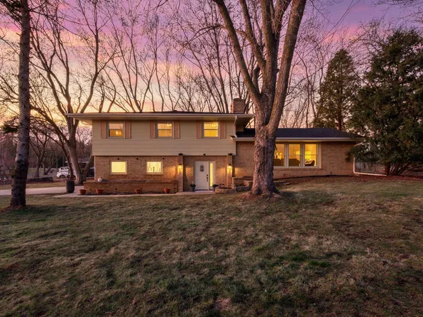 6165 Pleasant Ave, Shorewood, MN 55331