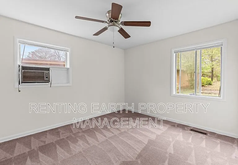 6715 Court N — Photo 10