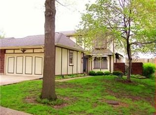12861 Cambridge Ter, Leawood, KS 66209