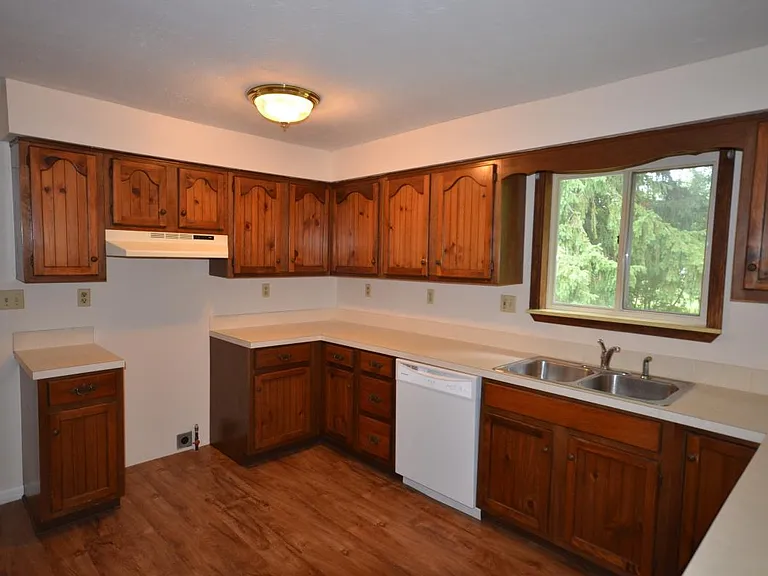 2699 Linwood Rd — Photo 11
