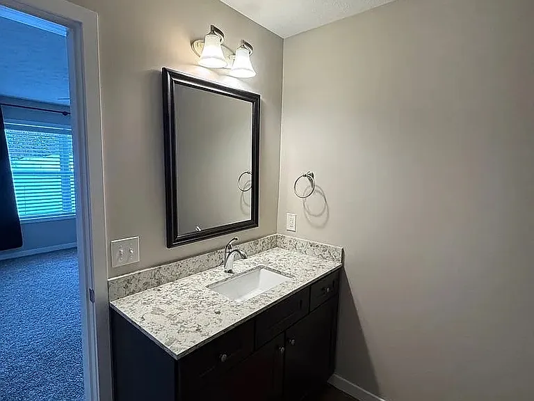 5085 Liberty Dr — Photo 6