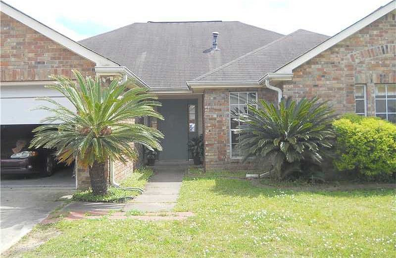 1st image of 2652 Long Branch Dr