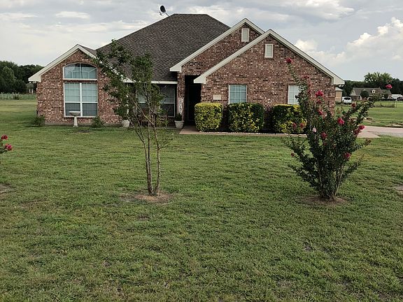 2nd image of 124 Harli Dr