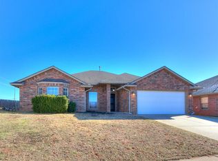 16428 Village Common Dr, Edmond, OK 73013