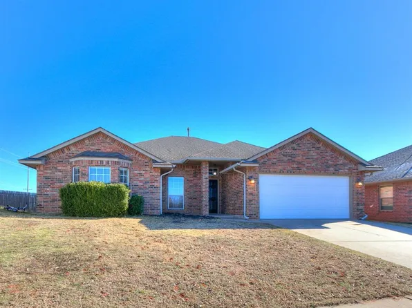16428 Village Common Dr, Edmond, OK 73013