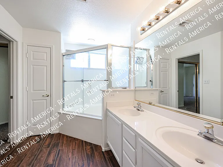 8849 S 51st St #1 — Photo 28