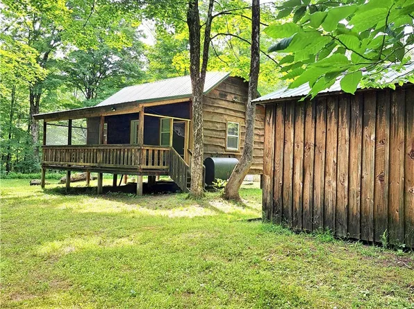 19 Lee Rd, Camden, NY 13316