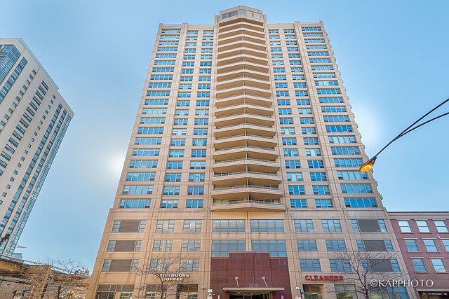 1st image of 200 N Jefferson St APT 1303