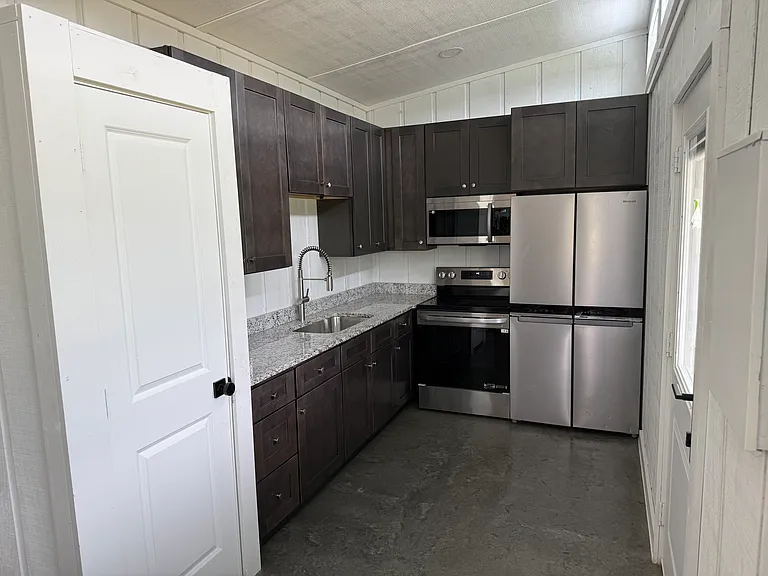 205 Green Valley Dr — Photo 8