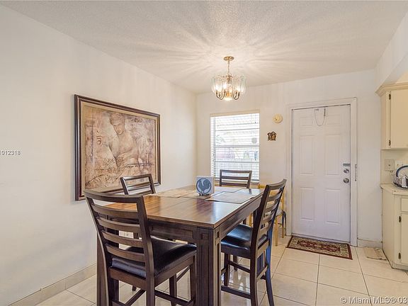 3rd image of 5400 Hollywood Blvd APT 4