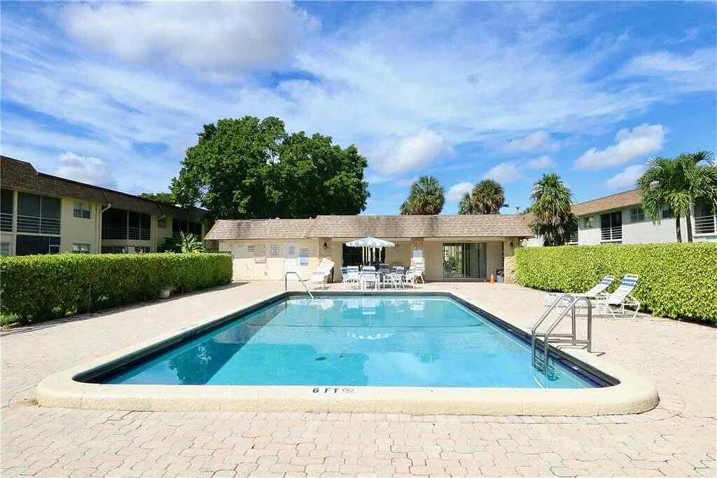 2 bed, $1,800 — Photo 1