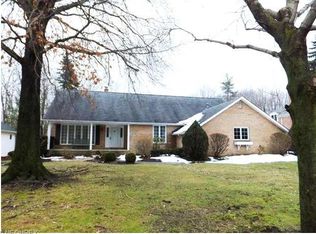 8637 Hollis Ln, Brecksville, OH 44141