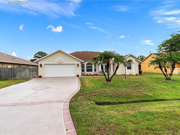 4th image of 2519 SE West Blackwell Dr