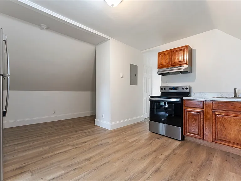 247 Park St #3 — Photo 3