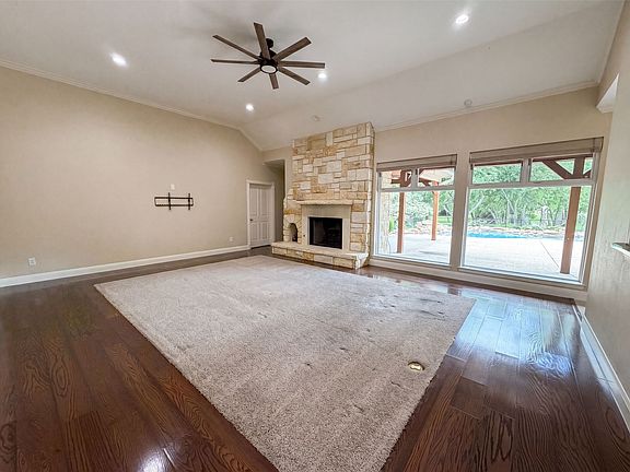 3rd image of 1908 Fairway Ln