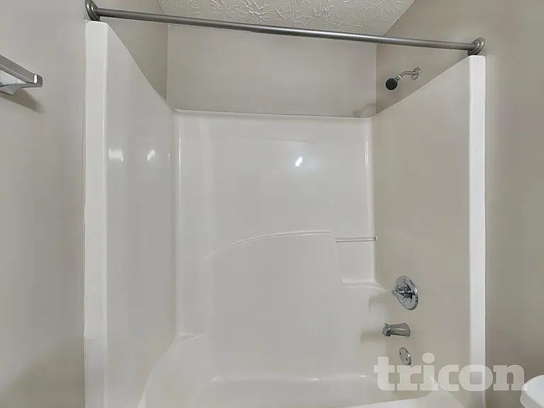 2014 Meadow Walk Dr — Photo 13