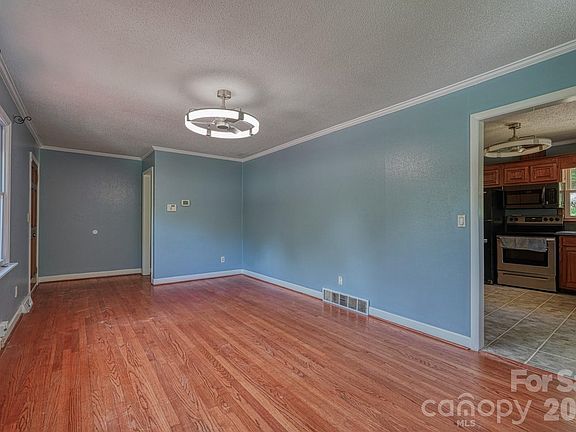 4th image of 509 Brookside Camp Rd
