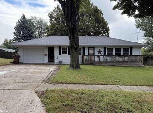 1810 Crestview Dr, Carroll, IA 51401