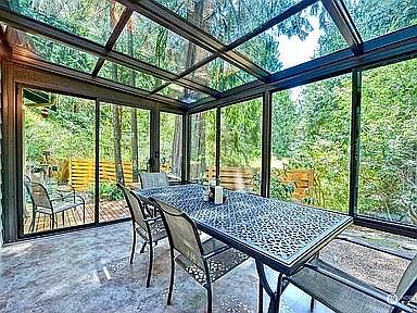 5th image of 5 Berry Wood Pl