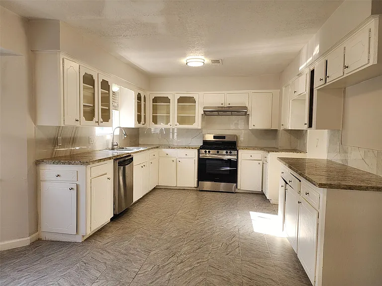 8531 Hiawatha Dr — Photo 6