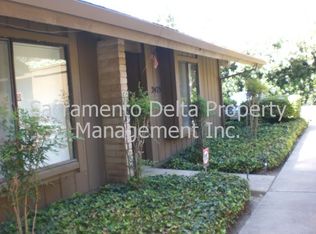 2475 American River Dr, Sacramento, CA 95825