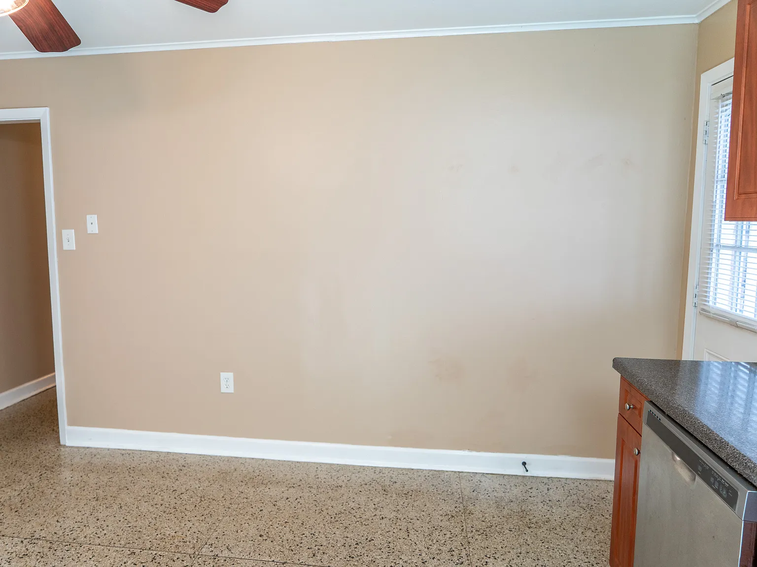 2 bed, 900 sqft, $1,450 — Photo 3