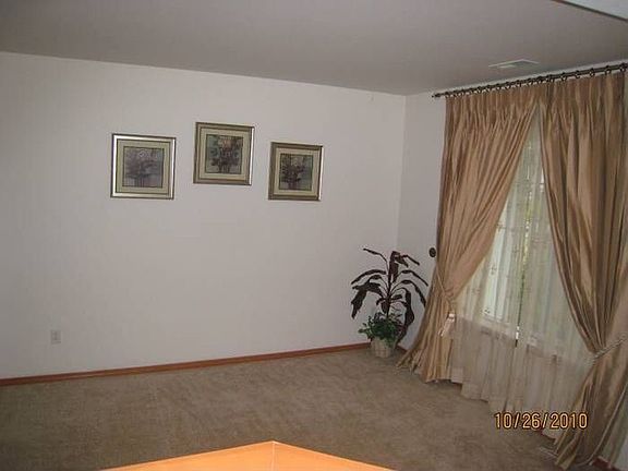 5th image of 7216 35th Pl NE