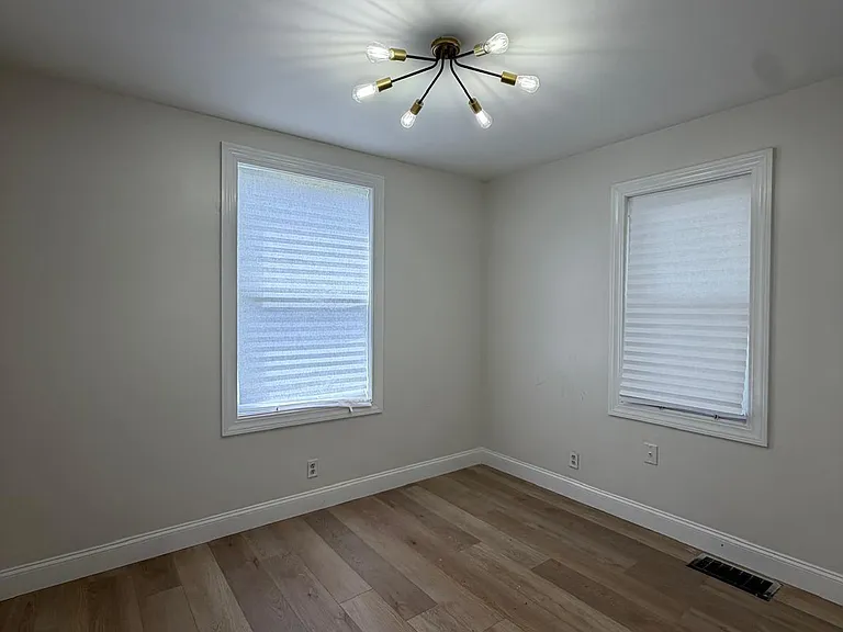 213 Sumner Ave #2 — Photo 11