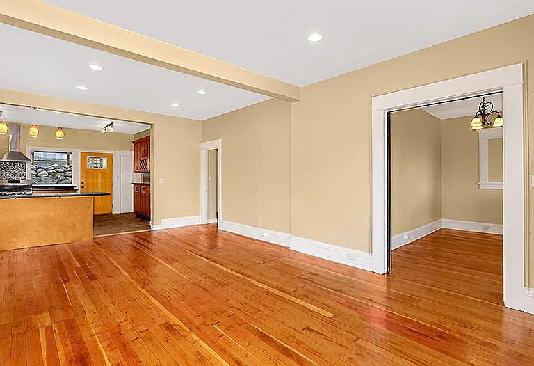 639 W Emerson St #B — Photo 4