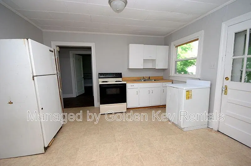 1 bed, 1.0 bath, $500 — Photo 3