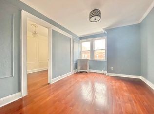 28-37 35th St #3, Astoria, NY 11103