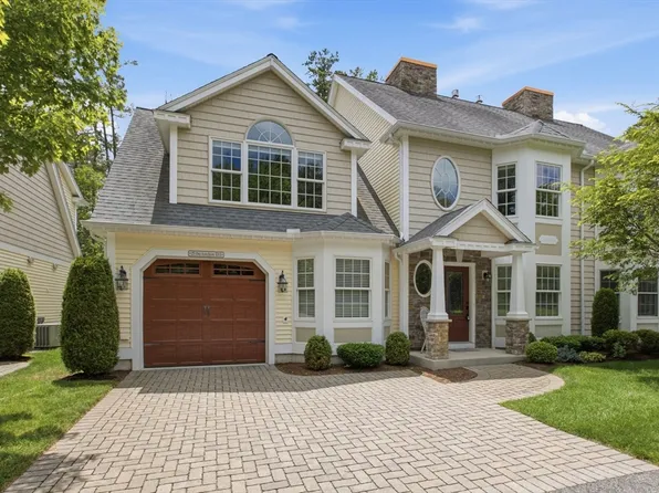 25 Buckingham Rd #25, Tewksbury, MA 01876