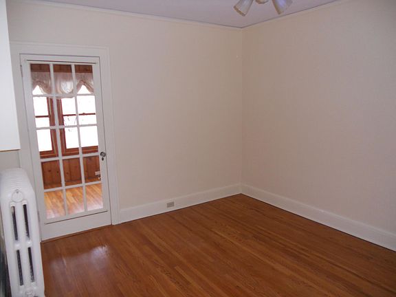 Den or Studio or extra bedroom