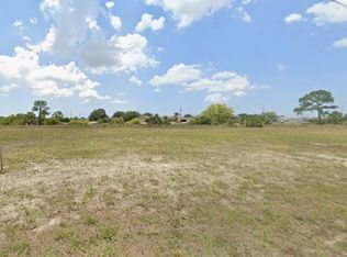1202 NE 19th Pl, Cape Coral, FL 33909