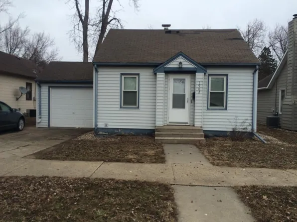 1902 S Menlo Ave, Sioux Falls, SD 57105