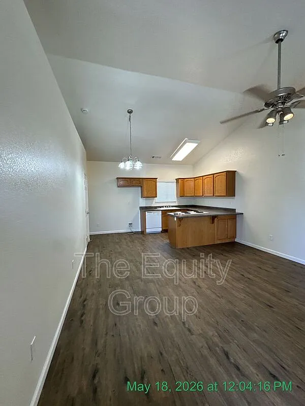 Building Photo - 1323 S Crowe St #D