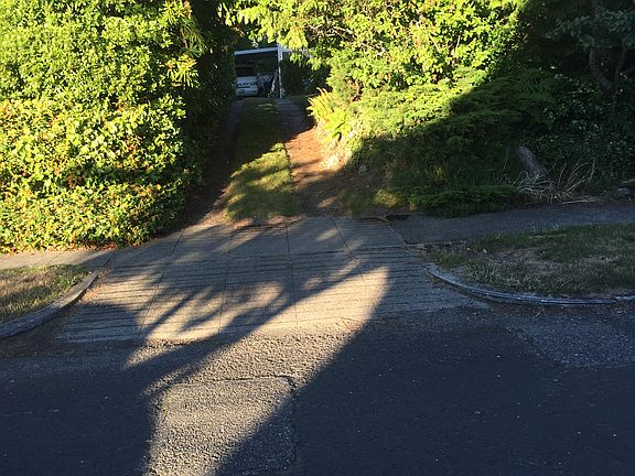 2nd image of 1610 Nob Hill Ave N