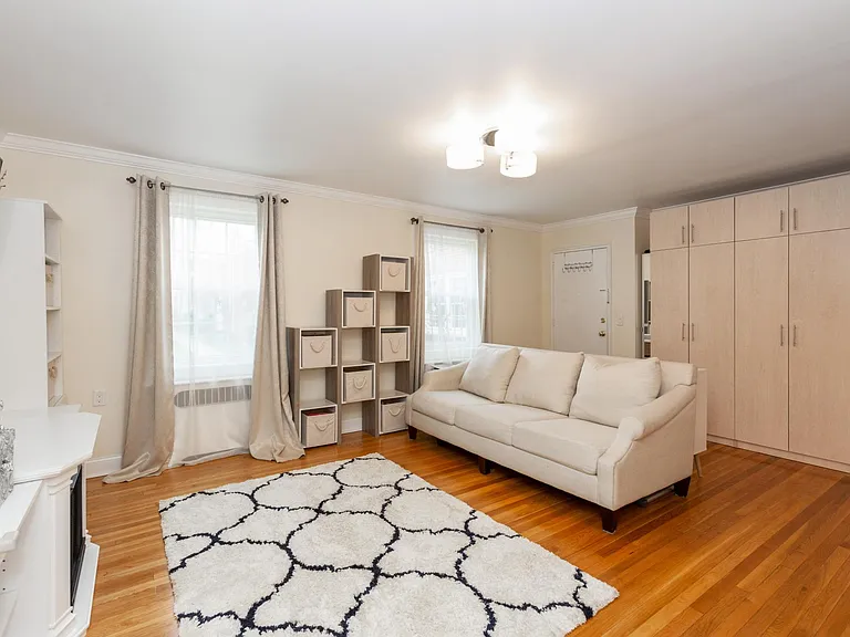 390 Morris Ave #29 — Photo 8