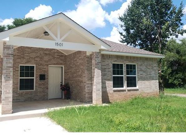 1501 Redbud Dr