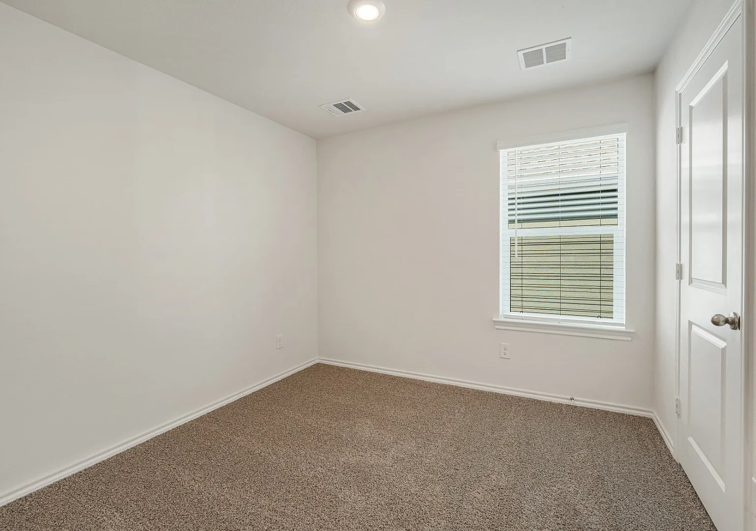 312 Arbor Dr — Photo 3