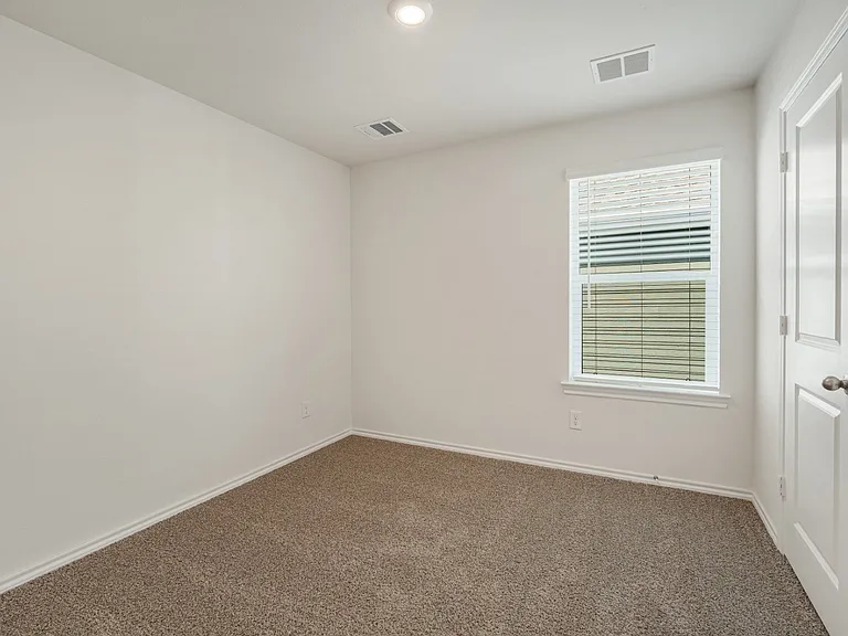 312 Arbor Dr — Photo 3